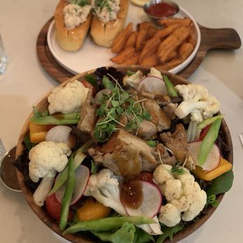 Light Cafe - Cafes Near Me - Toronto, Ontario