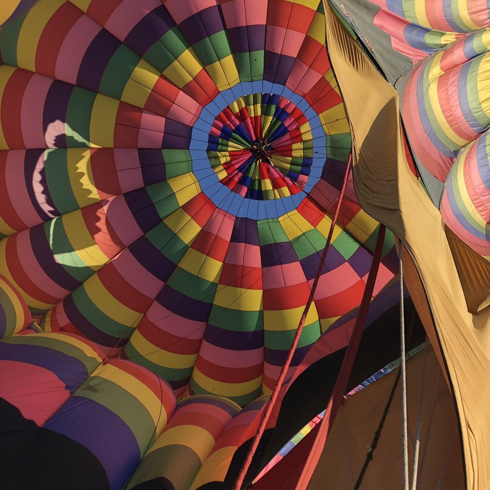 Balloon Skydive - Coming down - Hot Air Balloons Near Me Balloon Skydive - Coming down - Hot Air Balloons Near Me