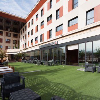 Hotel Las Artes - Terraza exterior - Hotels Near Me - Pinto, M Hotel Las Artes - Terraza exterior - Hotels Near Me - Pinto, M