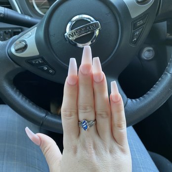 Avalon Nail Spa - index finger again on right hand is crooked - Nail Salons Near Me - Napa, California