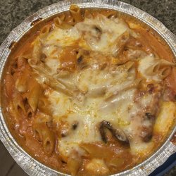 Da Mario Pizzeria - Baked penne vodka with chicken