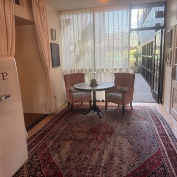 Palihotel Melrose - To the patio - Hotels Near Me - Los Angeles, California