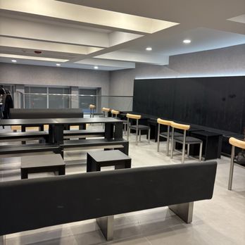Heytea - Upstairs seating - Bubble Tea Near Me - Philadelphia, Pennsylvania