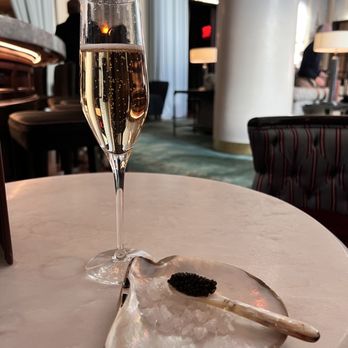 Lounge On Pearl - Lounges Near Me - New York, New York