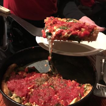 Pizzeria Uno - Pizza Near Me - Chicago, Illinois
