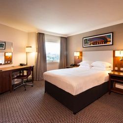 DoubleTree by Hilton Glasgow Strathclyde - Guest room