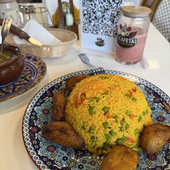 El Cafetal - Shrimp rice - Bakeries Near Me - Newark, New Jersey El Cafetal - Shrimp rice - Bakeries Near Me - Newark, New Jersey
