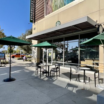 Starbucks - Outside - Coffee & Tea Near Me - Oxnard, California