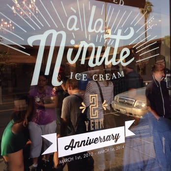 à la minute - Front of the ice cream shop. - Ice Cream & Frozen Yogurt Near Me - Redlands, California