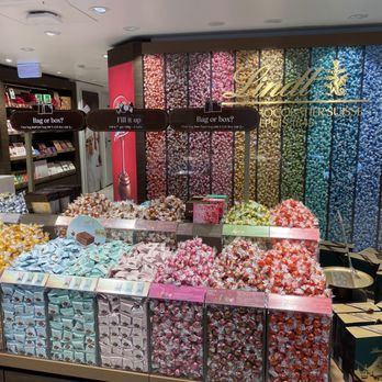 Lindt Chocolate - Truffles - Chocolatiers & Shops Near Me - Zermatt, VS