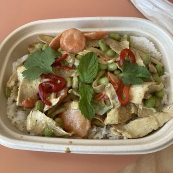 Downright Austin, A Renaissance Hotel - grilled chicken curry rice bowl - Hotels Near Me - Austin, Texas