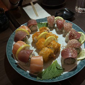 Ryoko's - 49ers (left), checkerboard (right) - Sushi Bars Near Me - San Francisco, California Ryoko's - 49ers (left), checkerboard (right) - Sushi Bars Near Me - San Francisco, California