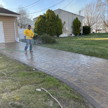 Horse Landscaping Service - power wash on pavers - Lawn Services Near Me Horse Landscaping Service - power wash on pavers - Lawn Services Near Me