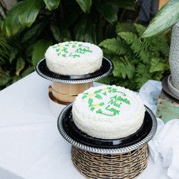 Cake cake cake cake! Photo credit: AlohaMedia Weddings Cake cake cake cake! Photo credit: AlohaMedia Weddings