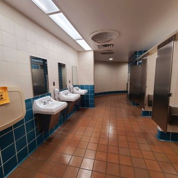Farmland Rest Area - Women's Restroom - Rest Stops Near Me Farmland Rest Area - Women's Restroom - Rest Stops Near Me