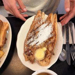 Mike's City Diner - French Toast Breakfast