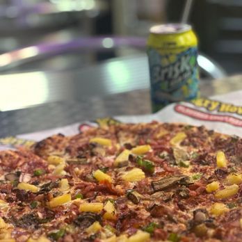 Hungry Howie's Pizza & Subs - Pizza Near Me - Plantation, Florida Hungry Howie's Pizza & Subs - Pizza Near Me - Plantation, Florida