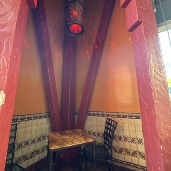 Cafe Canela - Corner nook - Mexican Near Me - Lynwood, California