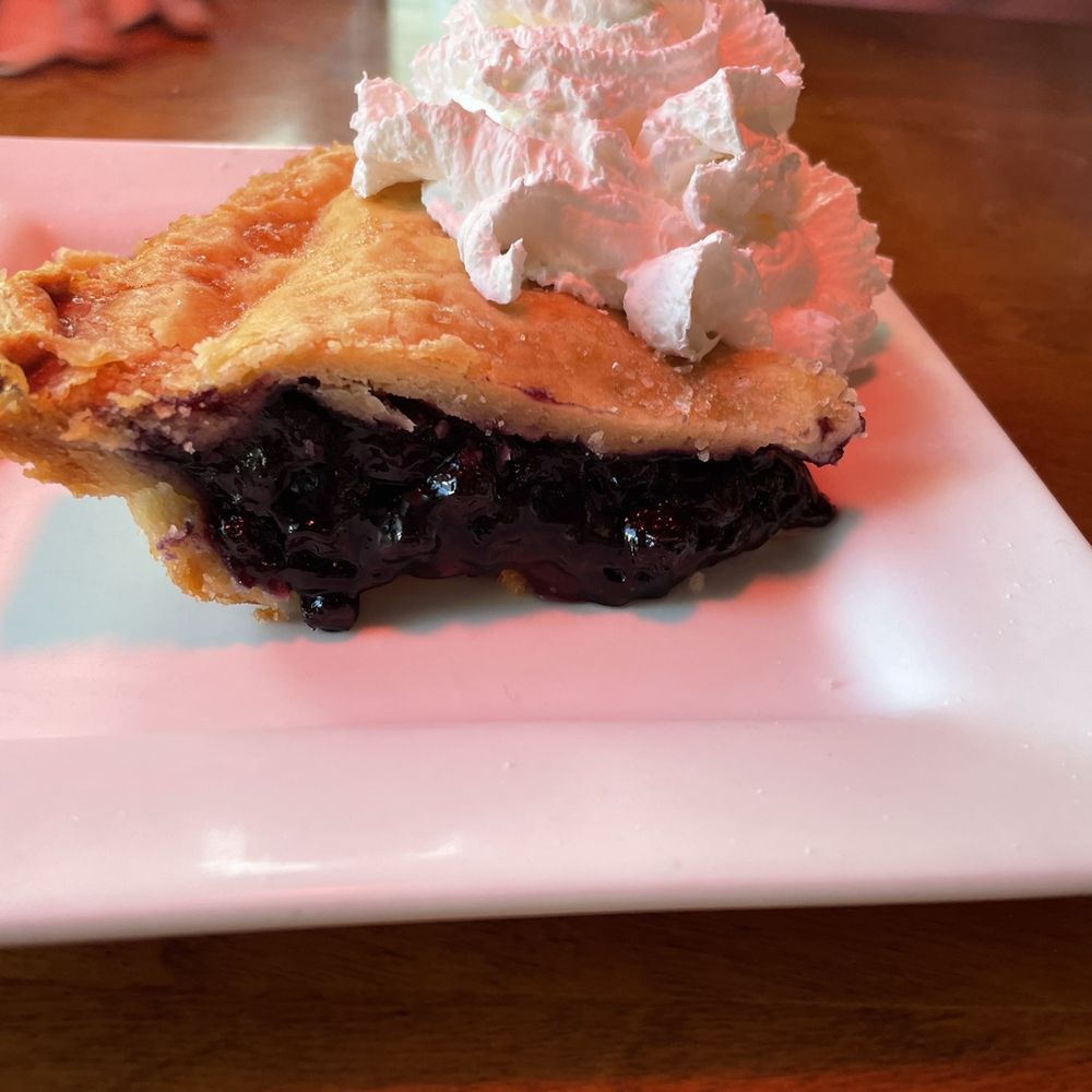 Geddy's - Classic Maine Blueberry Pie - Seafood Near Me - Bar Harbor, Maine Geddy's - Classic Maine Blueberry Pie - Seafood Near Me - Bar Harbor, Maine