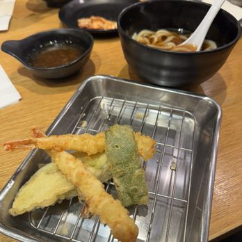 Tempura Kiki - Shrimp tempura set with hot udon (comes in 2 parts for total of 4 shrimp and 4 vegetables) - Japanese Near Me - Honolulu, Hawaii Tempura Kiki - Shrimp tempura set with hot udon (comes in 2 parts for total of 4 shrimp and 4 vegetables) - Japanese Near Me - Honolulu, Hawaii