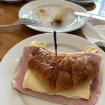 Manolo - Coffee & Tea Near Me - Miami Beach, Florida