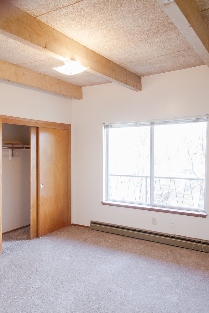 TOWN & COUNTRY APARTMENTS Updated September 2024 19 Photos 4820