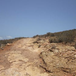 Cuatro Puertas - Naturweg zur Höhle