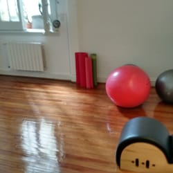 Releve Pilates - El otro salon, menos camas, mas accesorios