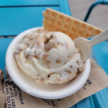 Jeni's Splendid Ice Creams - Gooey Cake Batter - Ice Cream & Frozen Yogurt Near Me - Tampa, Florida Jeni's Splendid Ice Creams - Gooey Cake Batter - Ice Cream & Frozen Yogurt Near Me - Tampa, Florida