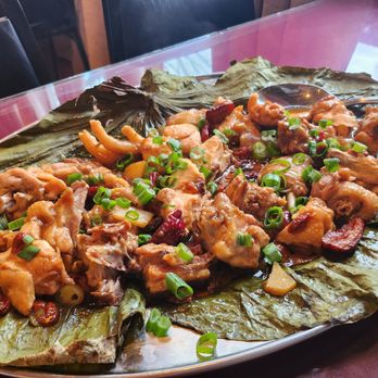 Yan Zi Lou - Cantonese Lotus Leaf Steamed Chicken - Chinese Near Me - Portland, Oregon