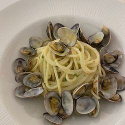 Il Solito Posto - Spaghettone "Felicetti" alle vongole veraci Spaghettone with clam