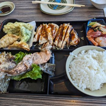 Sushi Tomi - Salmon Kama Special Bento - Sushi Bars Near Me - Mountain View, California Sushi Tomi - Salmon Kama Special Bento - Sushi Bars Near Me - Mountain View, California