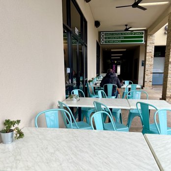 Another Broken Egg Cafe - Outside seating for moderate temperature days - American Near Me - Austin, Texas Another Broken Egg Cafe - Outside seating for moderate temperature days - American Near Me - Austin, Texas