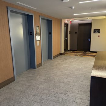 Hilton Garden Inn Calgary Downtown - 6th floor Hilton Garden Inn elevator lobby - Hotels Near Me - Calgary, Alberta Hilton Garden Inn Calgary Downtown - 6th floor Hilton Garden Inn elevator lobby - Hotels Near Me - Calgary, Alberta