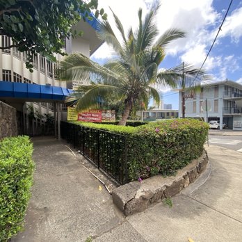 Yobo Mart - Walkway to Yobo Mart off (corner of Pensacola St and Davenport St) - Grocery Near Me - Honolulu, Hawaii Yobo Mart - Walkway to Yobo Mart off (corner of Pensacola St and Davenport St) - Grocery Near Me - Honolulu, Hawaii