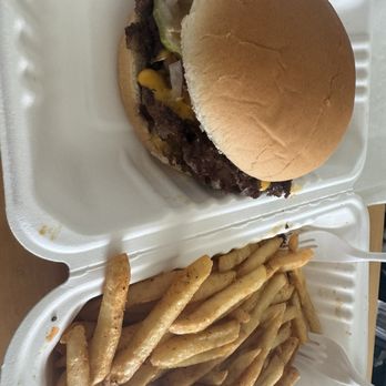 Curbgrill - Smash burger with fries - Breakfast & Brunch Near Me - Montrose , California