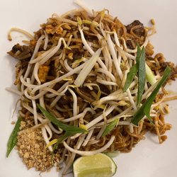 Beef pad thai