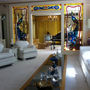 Graceland - main entry way Living room in Graceland - Museums Near Me - Memphis, Tennessee