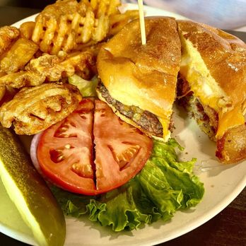 MeMe's Cafe - Cheddar burger with crisscross fries - American Near Me - Springdale, Utah MeMe's Cafe - Cheddar burger with crisscross fries - American Near Me - Springdale, Utah