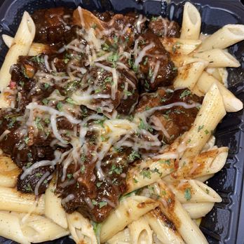 Chef Reece Kitchen - Oxtail and pasta - Chicken Wings Near Me - Davie, Florida