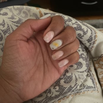 Mignonne Nail Bar - Nail Salons Near Me - Redondo Beach, California