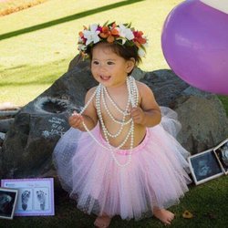 Petite Maui - Turning One is a big deal in the island, let's celebrate with flowers