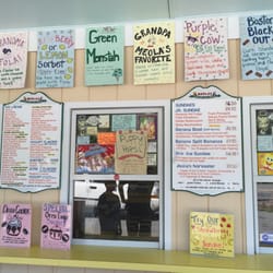 Meola's Wayside Ice Cream - That's a lot to choose from!
