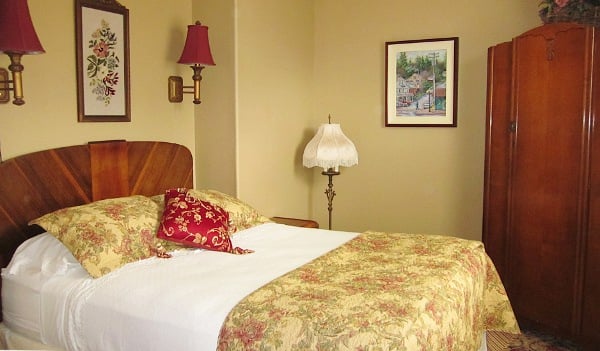 Old Wheeler Hotel by null