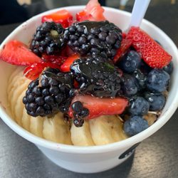 Big Acai Bowls - Power $9 Açaí bowl with mixed berry