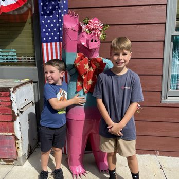 Pink Pig - Outside - Barbeque Near Me - Cherry Log, Georgia Pink Pig - Outside - Barbeque Near Me - Cherry Log, Georgia