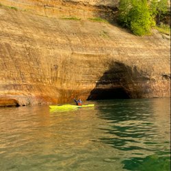 Yooper Yachts - Pictured Rocks kayak tours