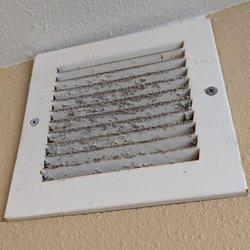 Lexington Inn and Suites - Non working fan in the bathroom