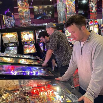 Magoos - Pool Halls Near Me - Tulsa, Oklahoma