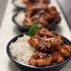 China City - Sesame chicken with white rice